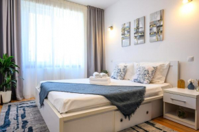 EME-ROSE Condo, free guarded parking & gym